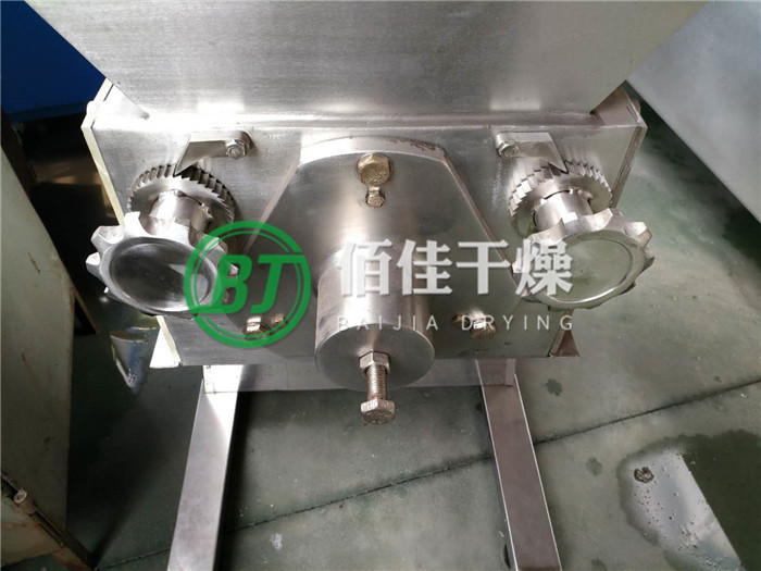 點擊放大 YK-搖擺制粒機